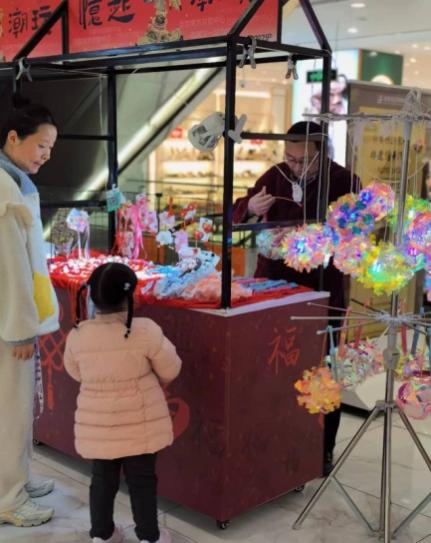 百联嘉定丨来“憶起潮玩”市集，看非遗传文化